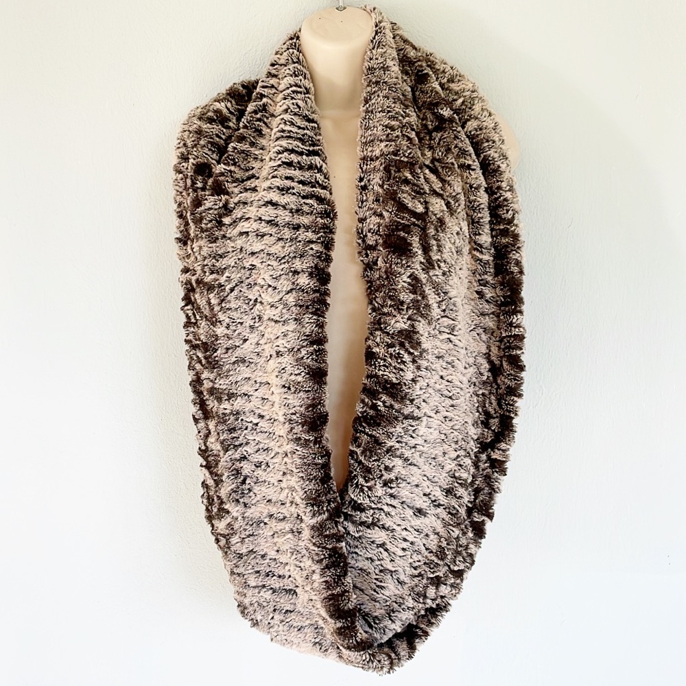 Michael Stars gray faux fur infinity scarf